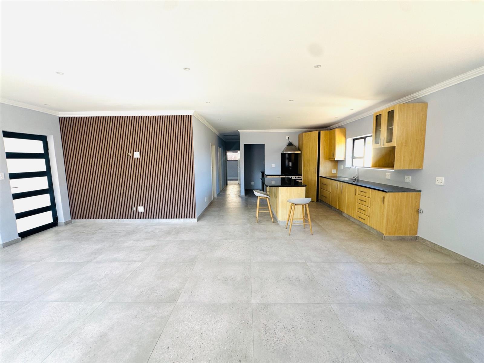 Image 3 of 6