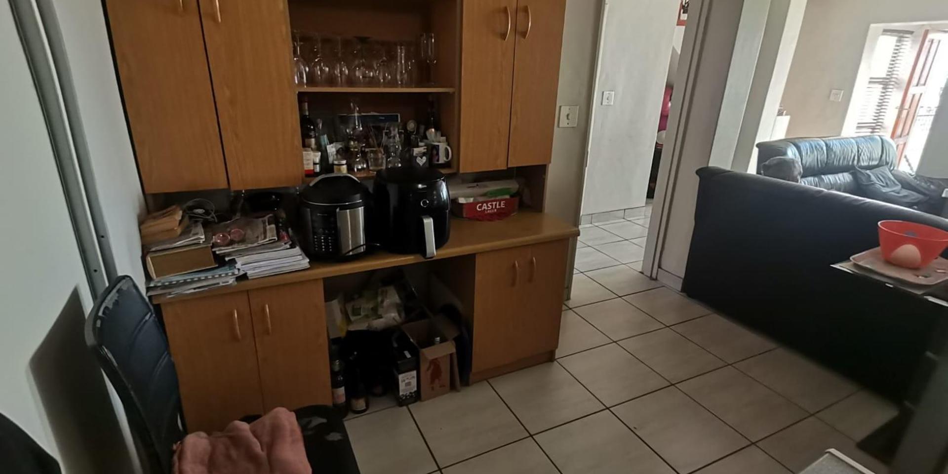 Image 5 of 6