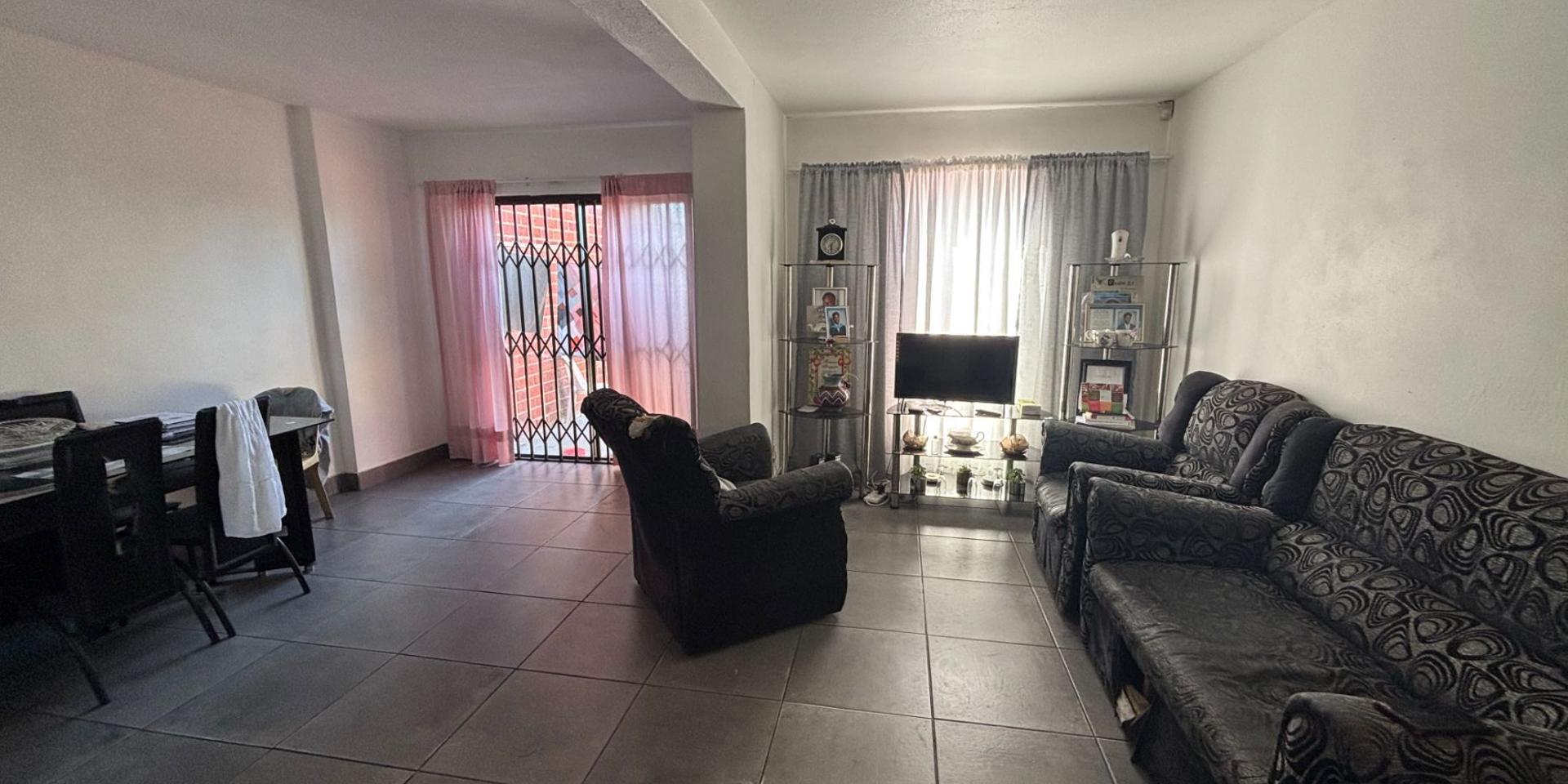 Image 2 of 6
