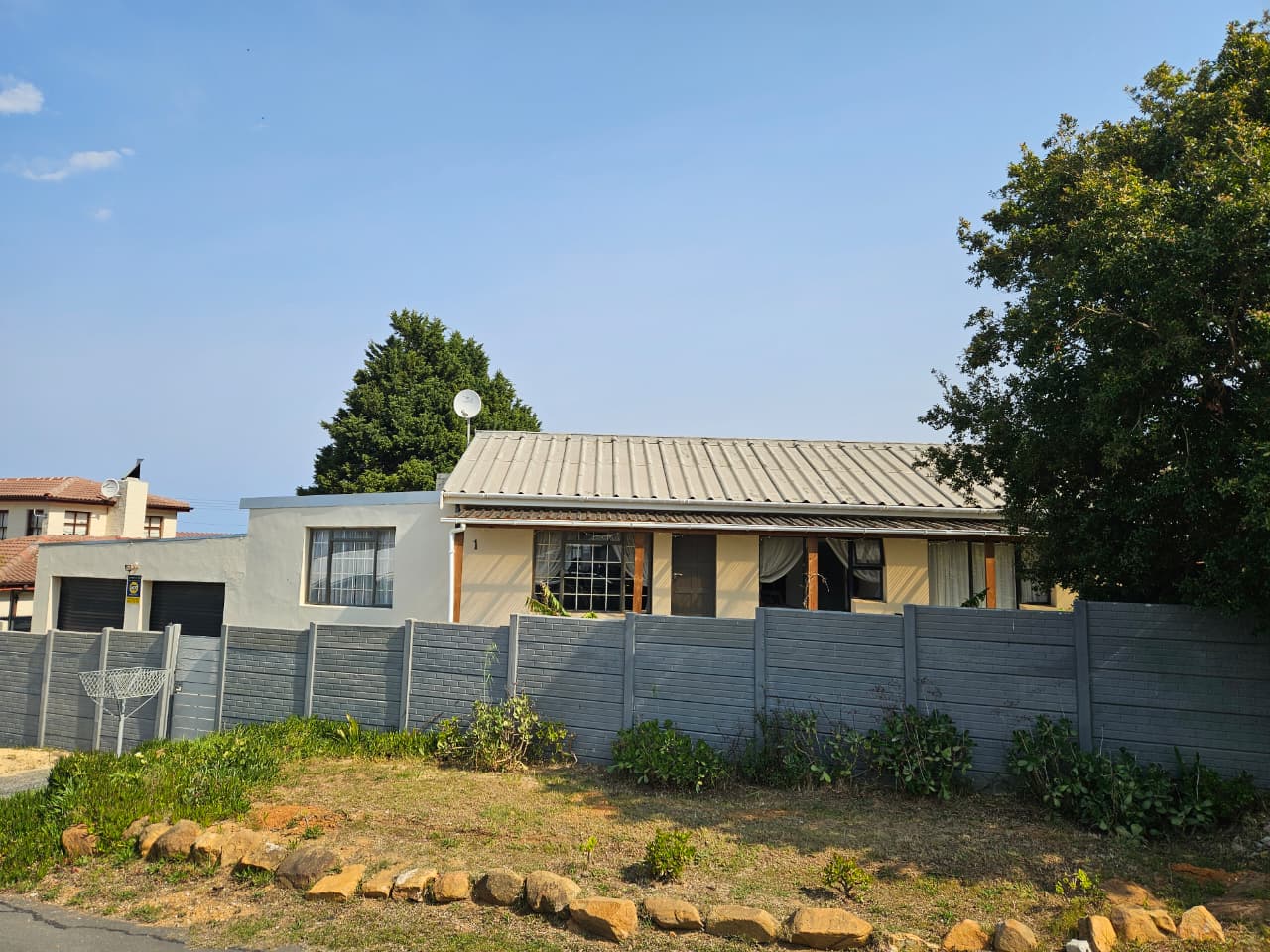 Image 2 of 6