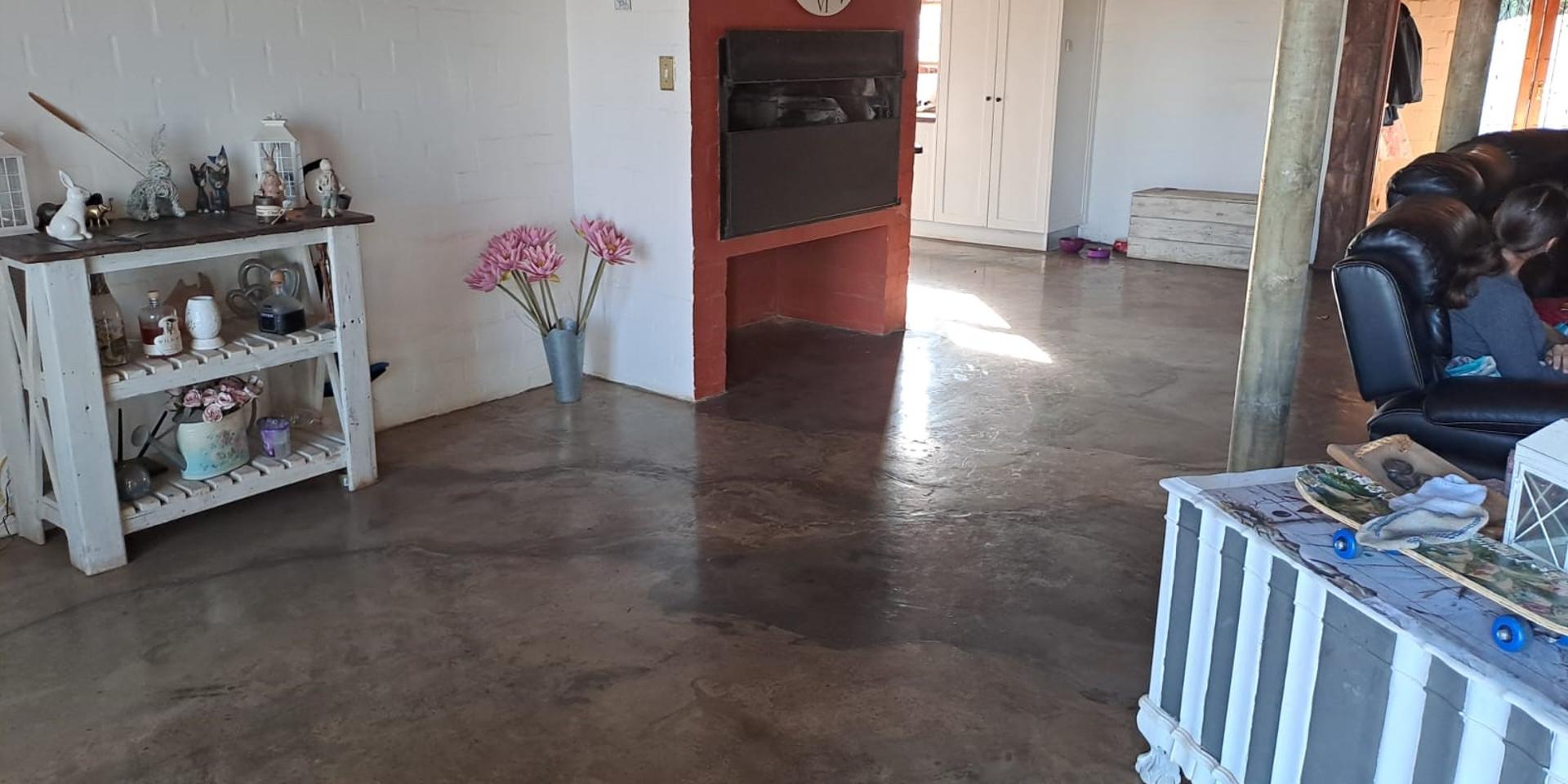 Image 4 of 6