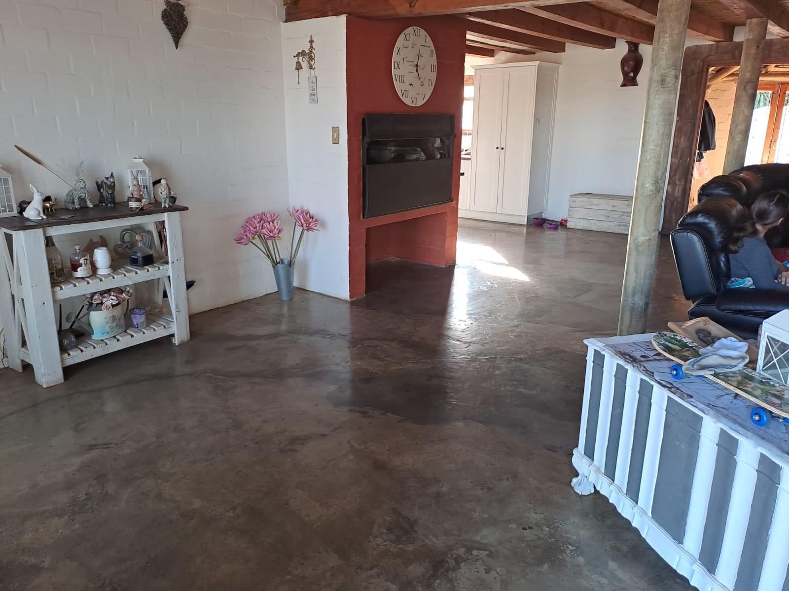 Image 4 of 6
