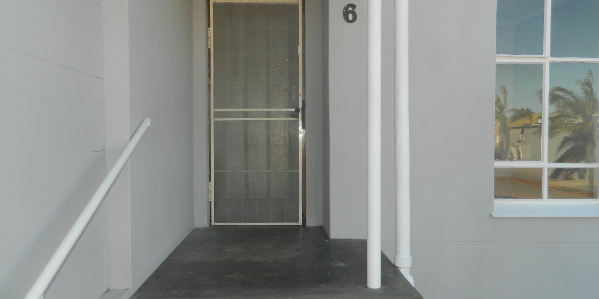 Image 2 of 6