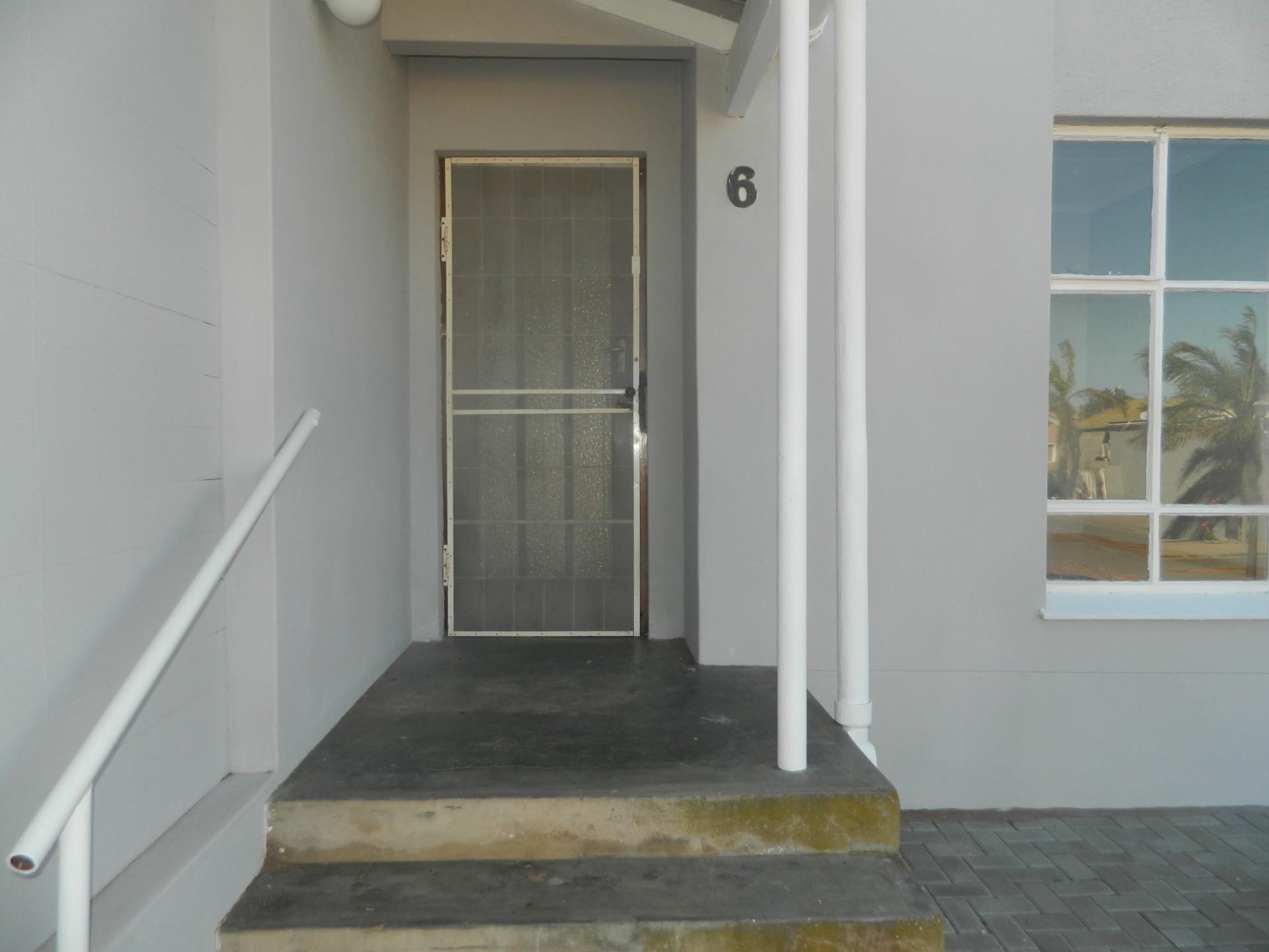 Image 2 of 6