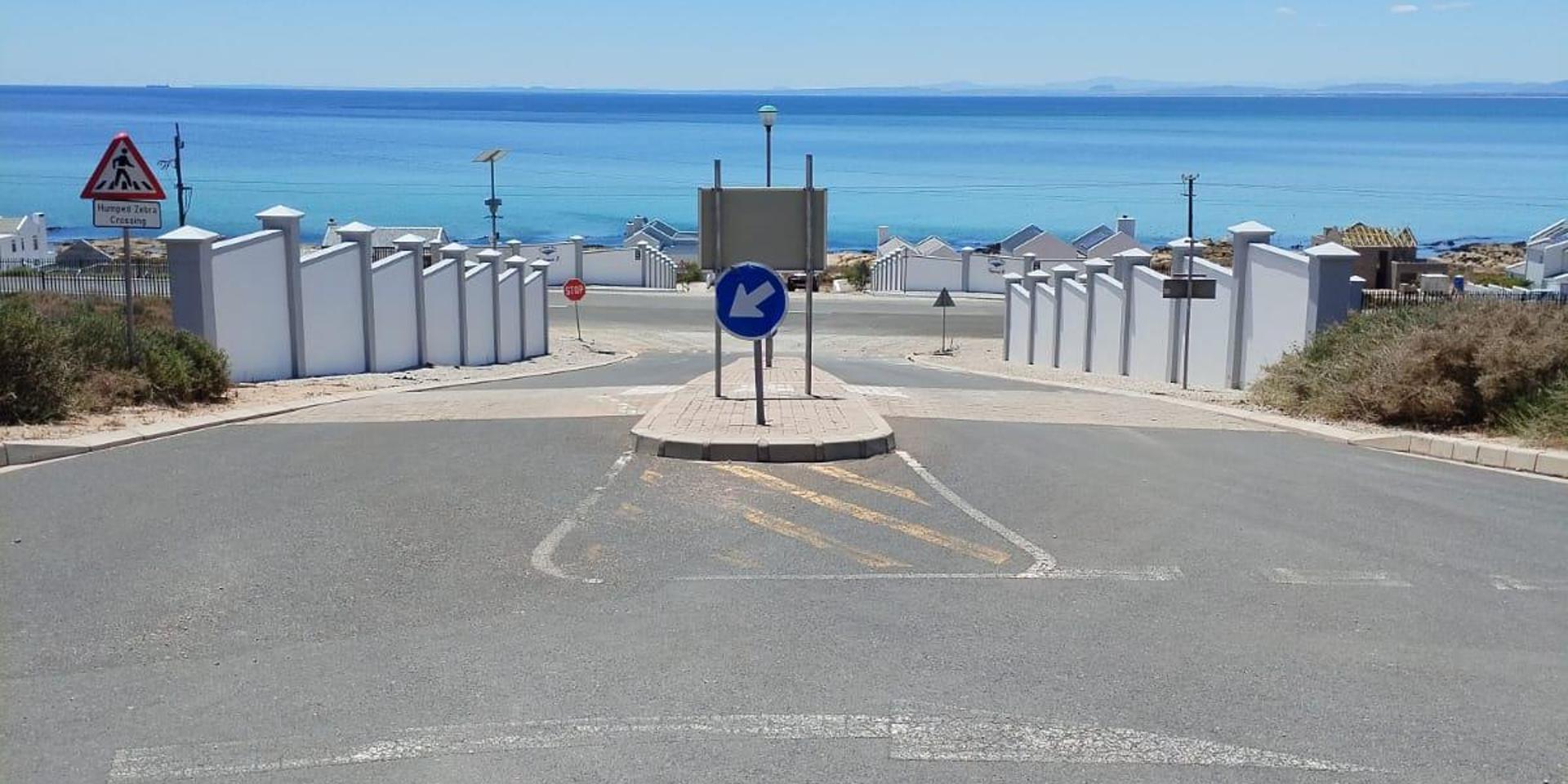Image 4 of 6