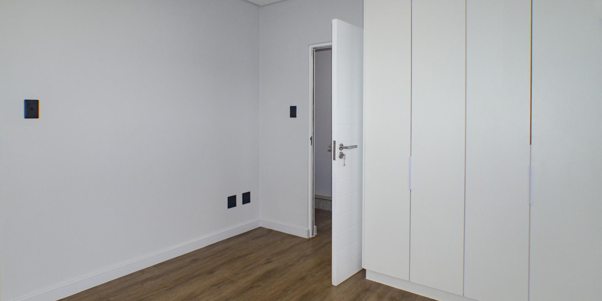 Image 5 of 6