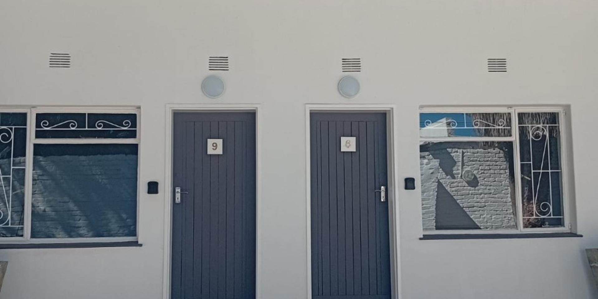 Image 2 of 6