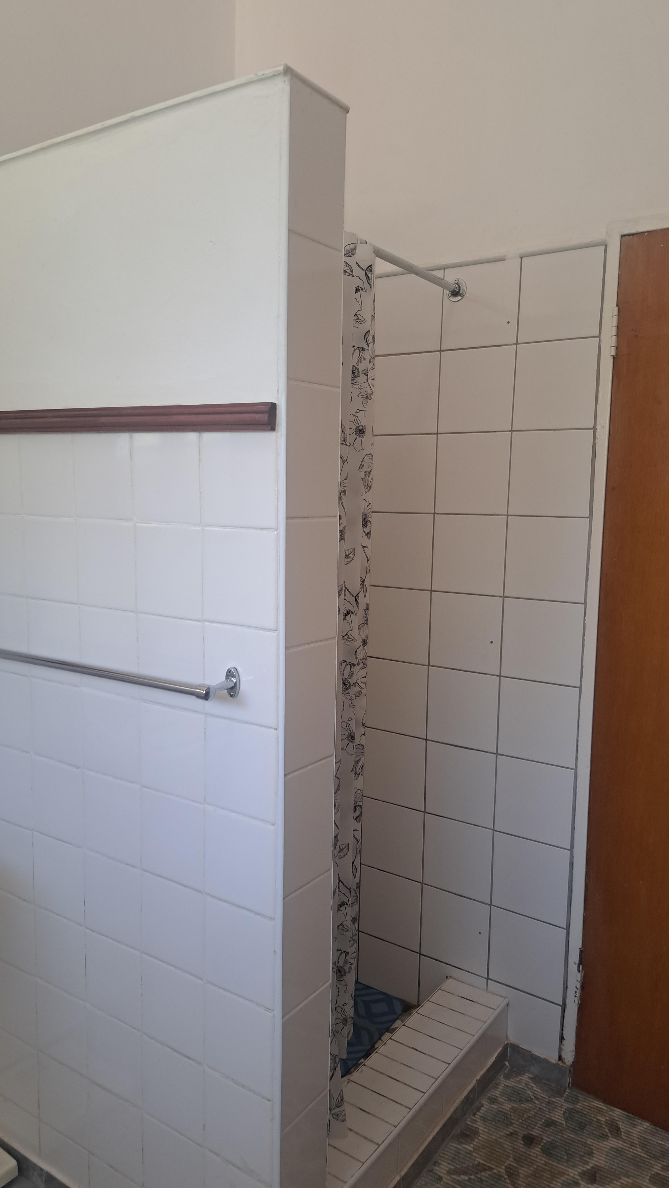 Image 4 of 6