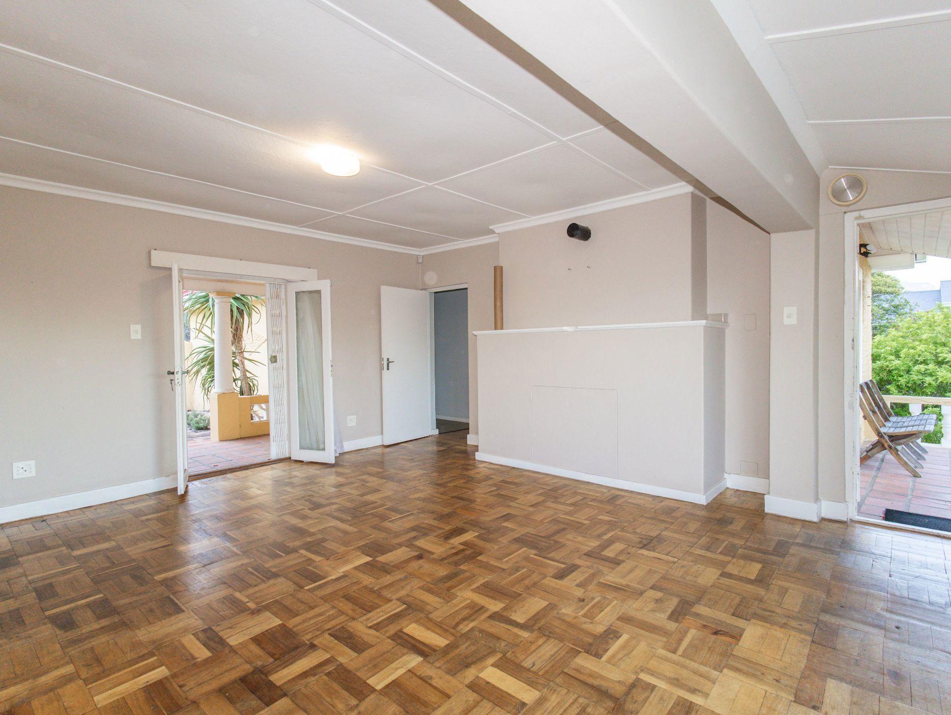 Image 4 of 6