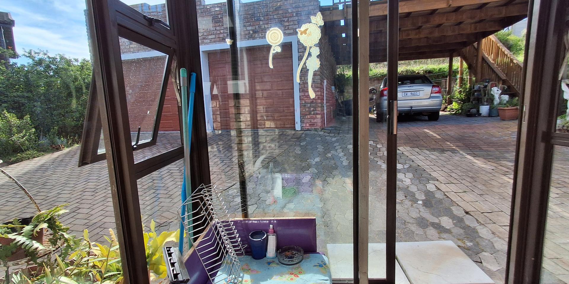 Image 2 of 6