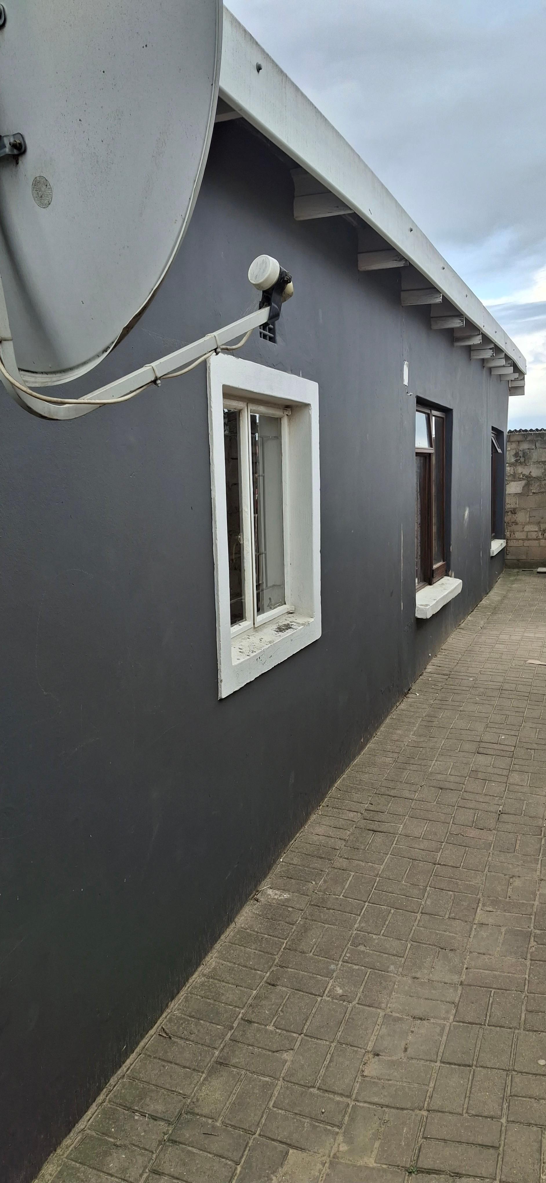 Image 1 of 6