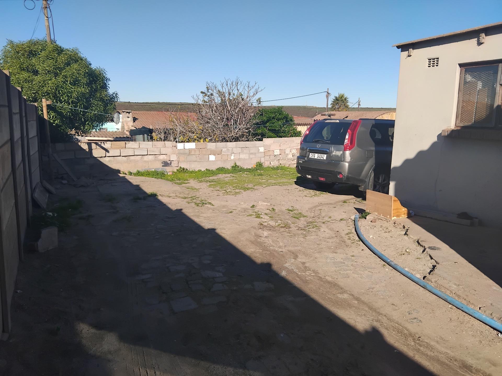 Image 4 of 6