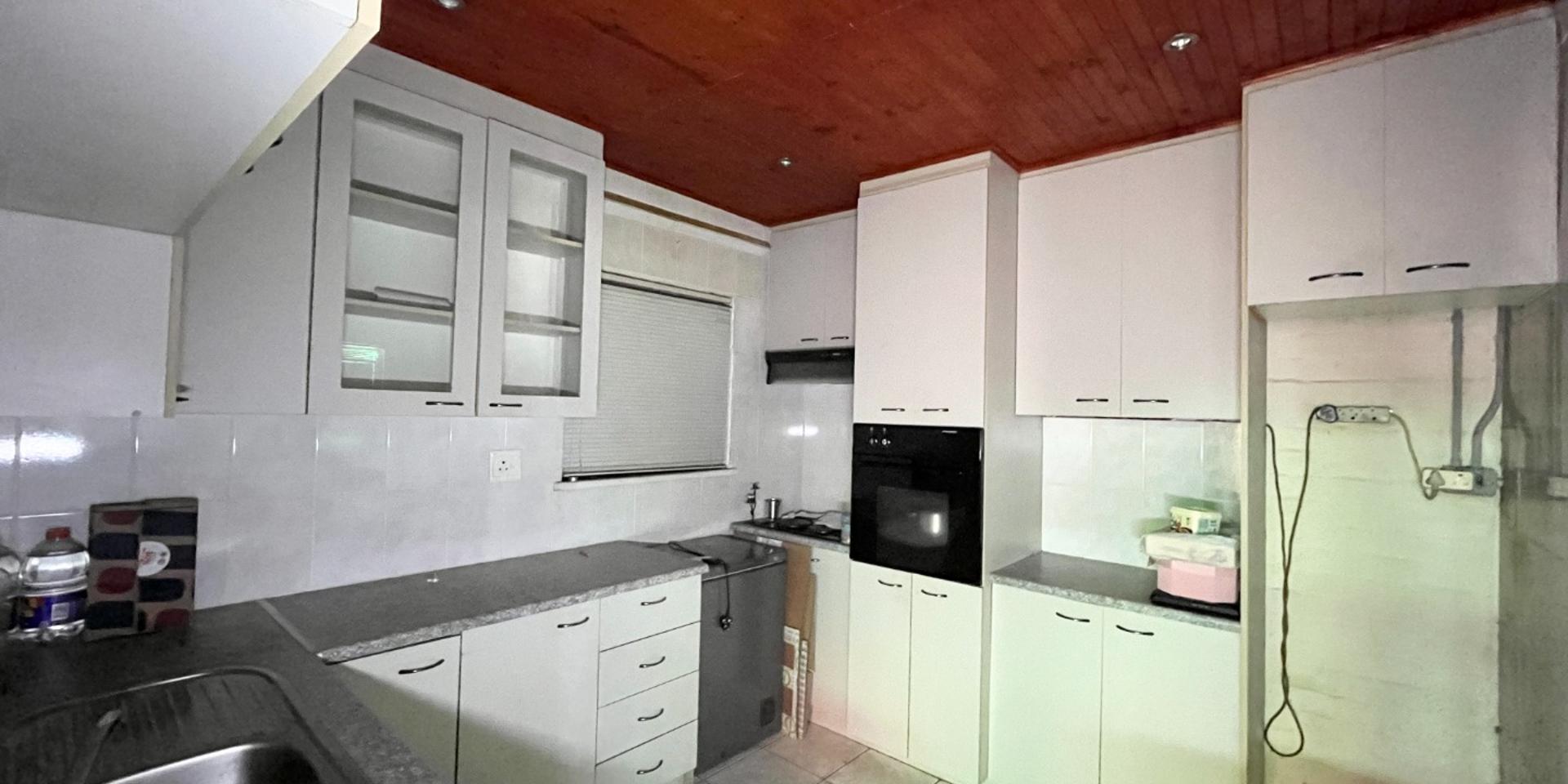 Image 2 of 6