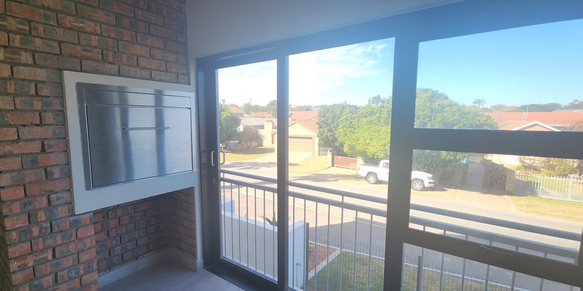 Image 4 of 6