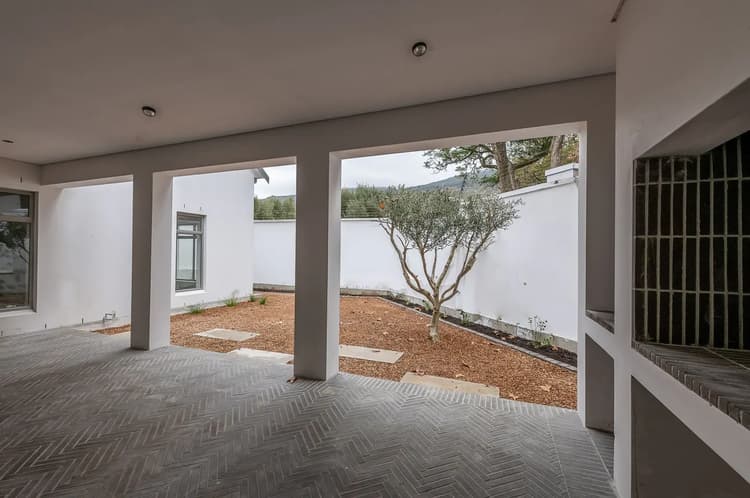 Main property image