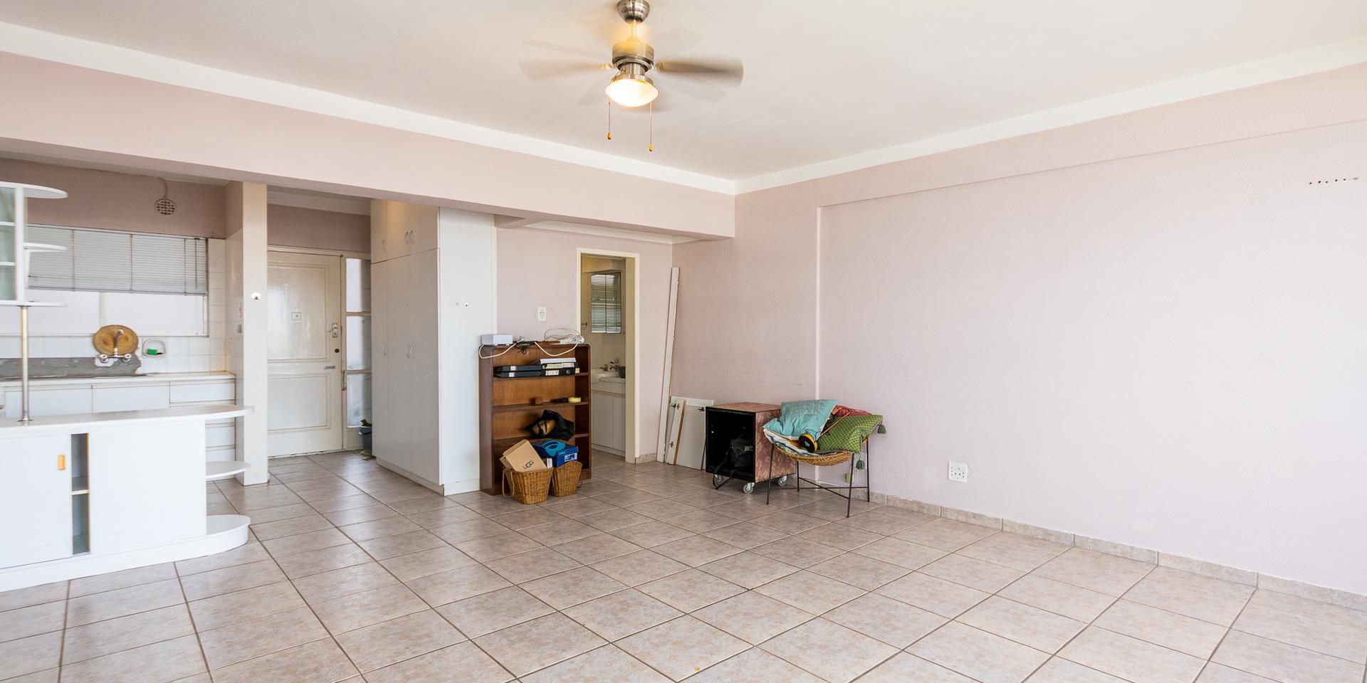 Image 4 of 6
