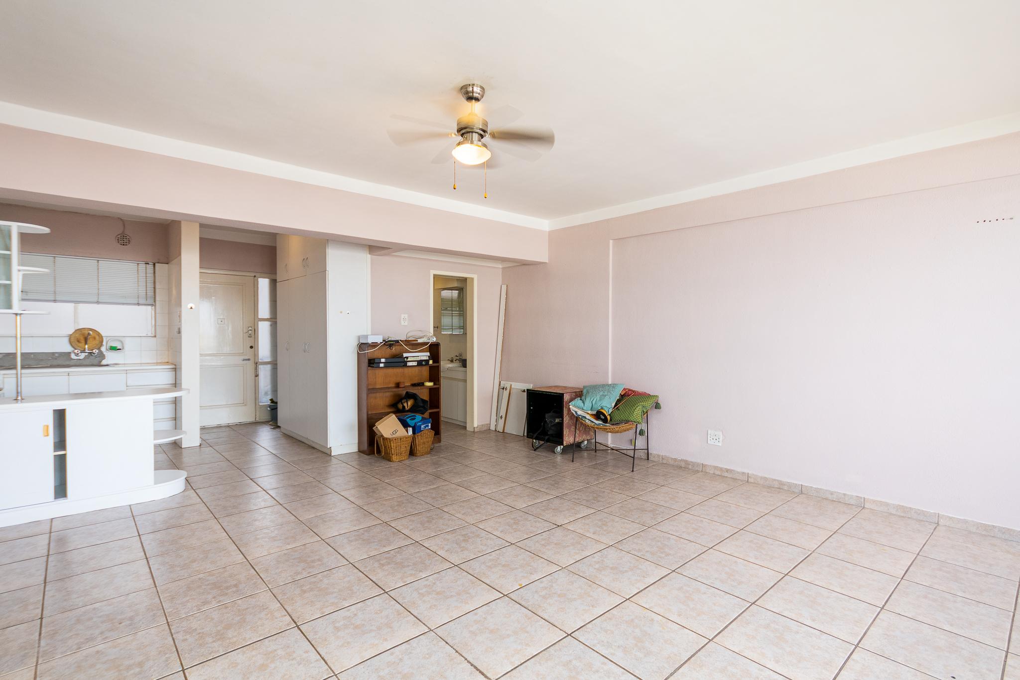 Image 4 of 6