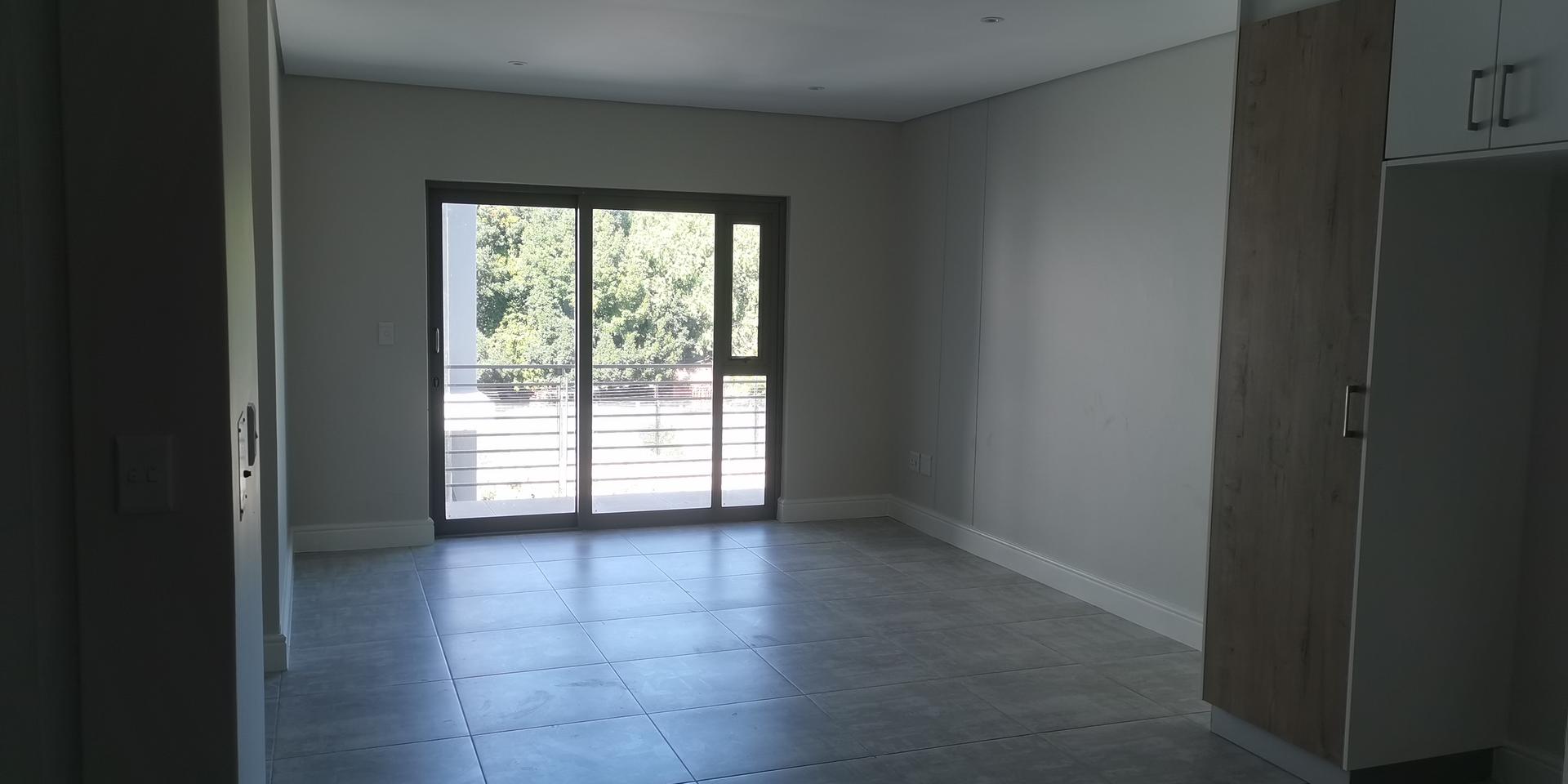 Image 2 of 6