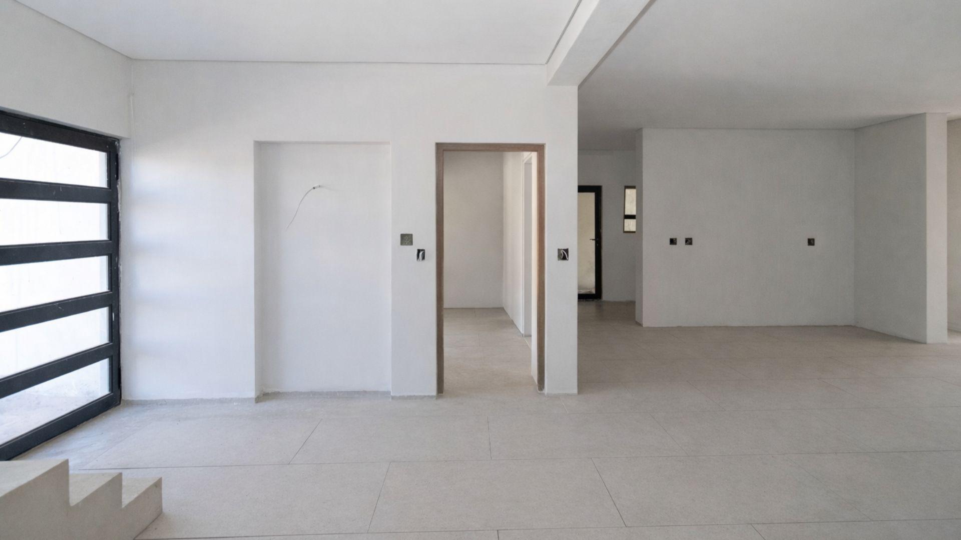 Image 3 of 6