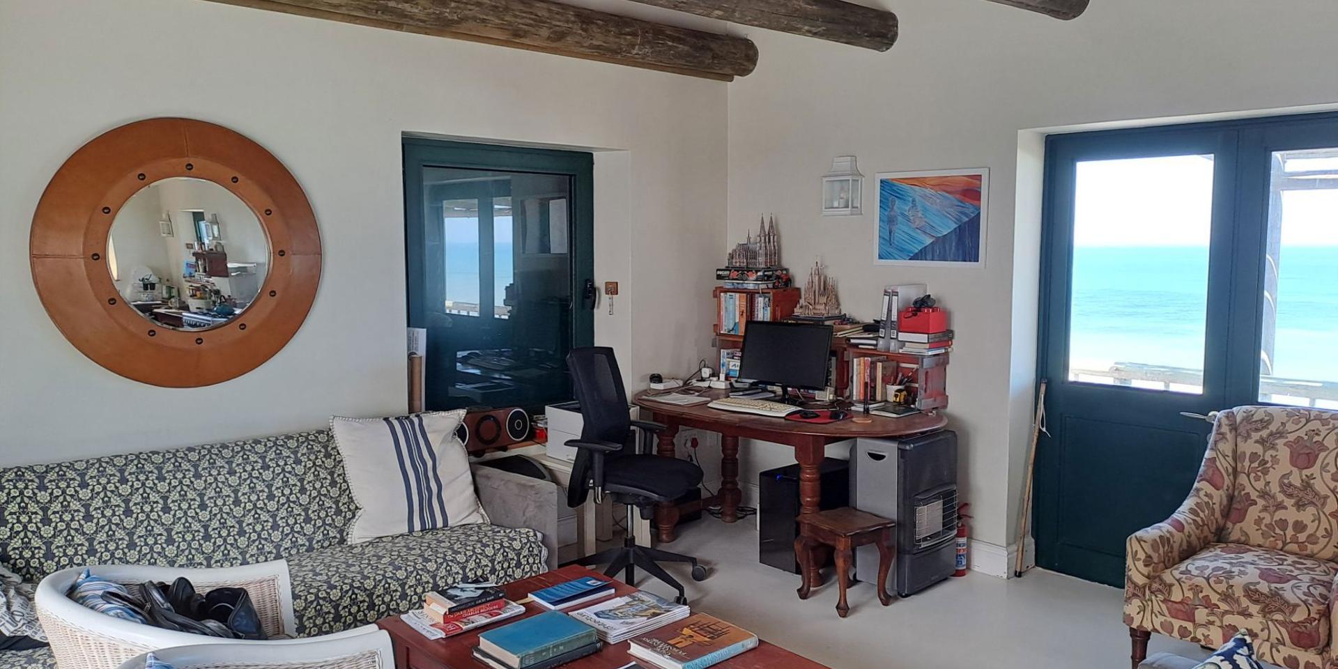 Image 4 of 6
