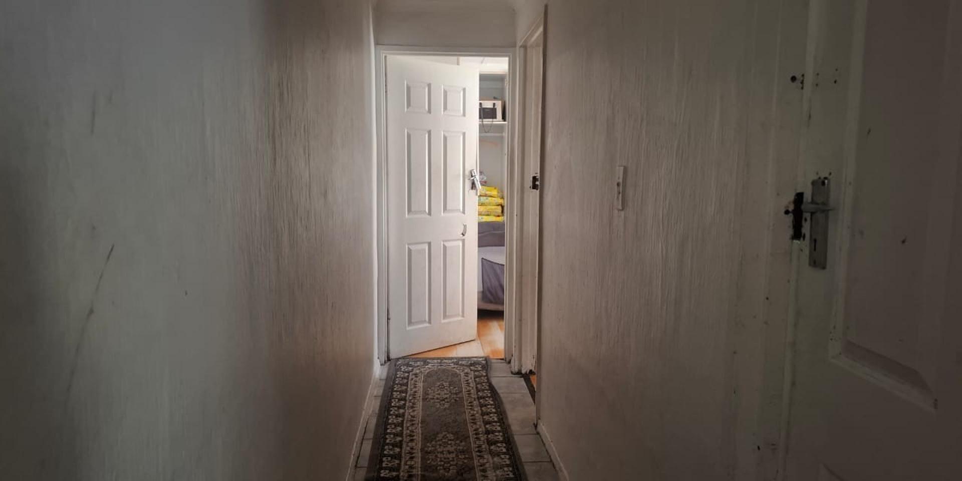 Image 5 of 6