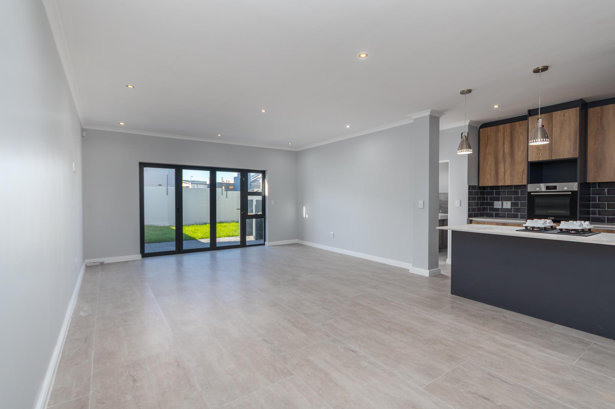 Image 3 of 6
