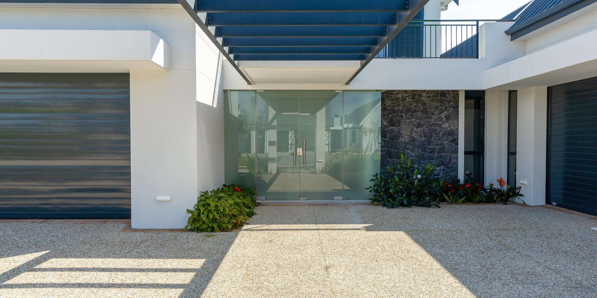 Image 4 of 6
