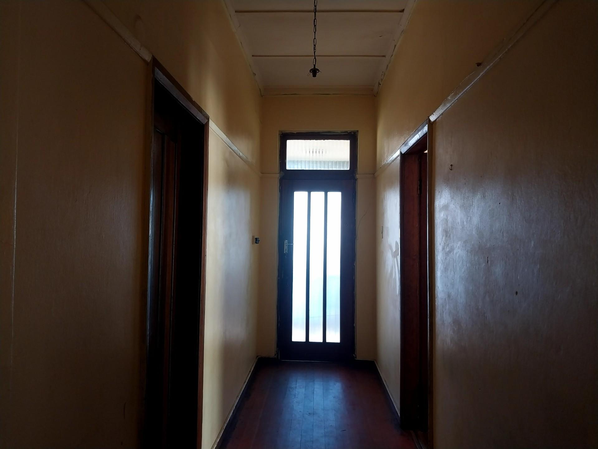 Image 4 of 6