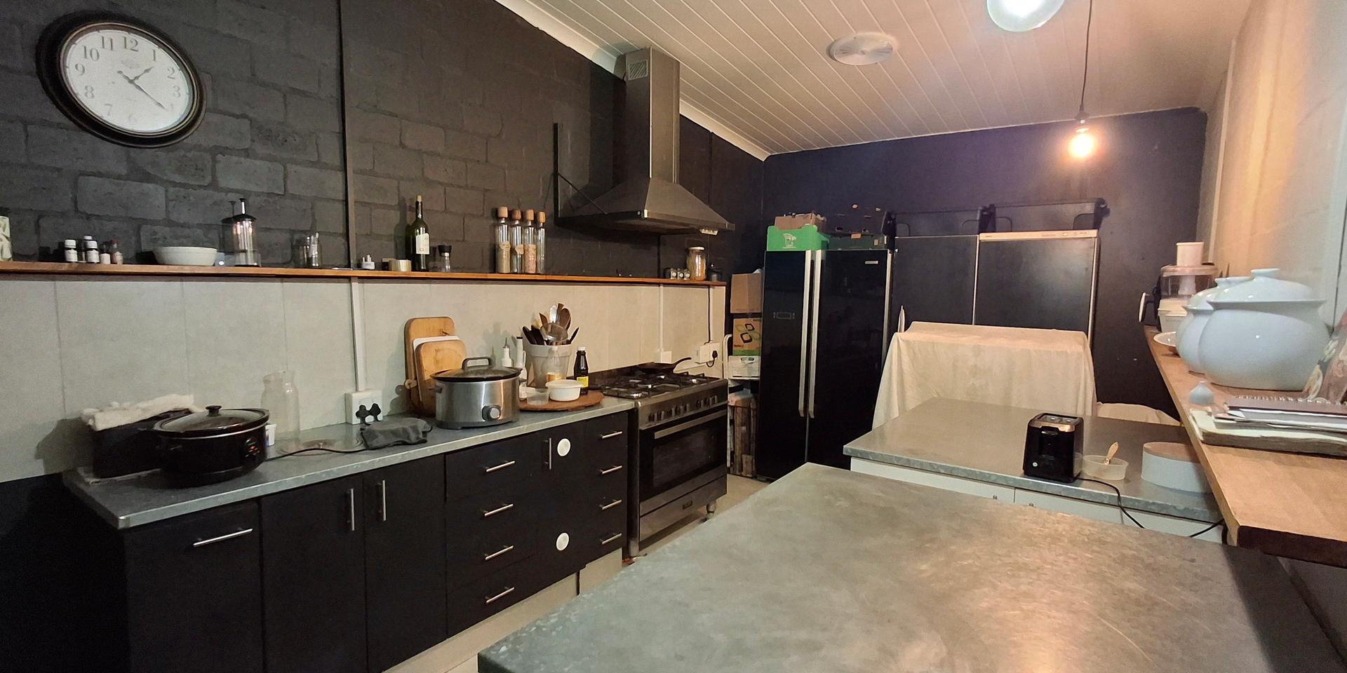 Image 4 of 6