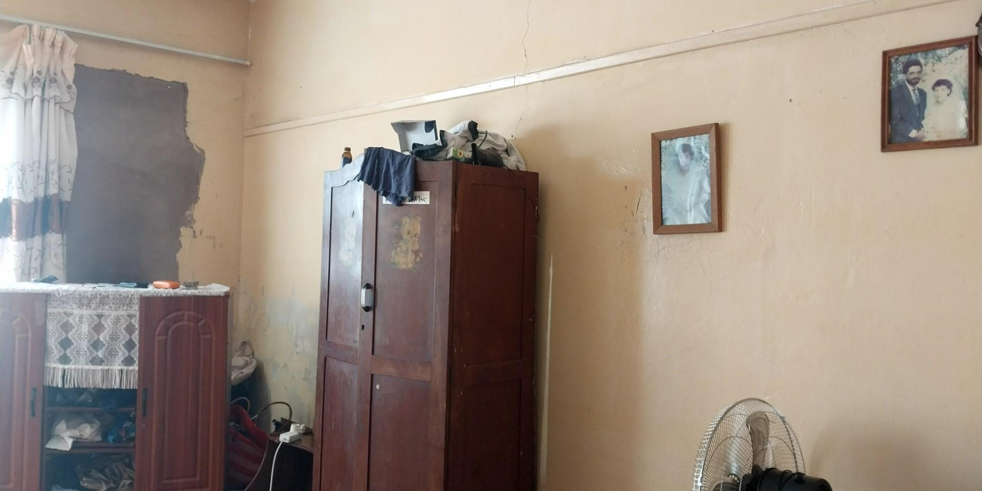 Image 5 of 6