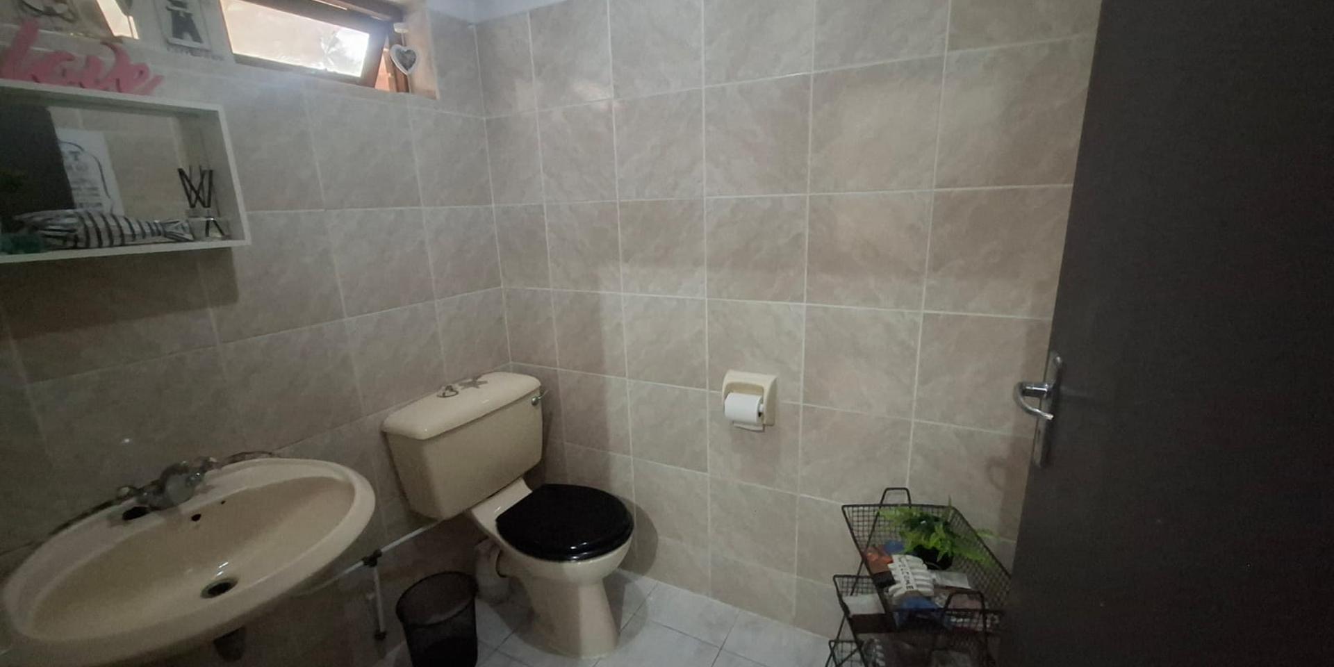 Image 4 of 6
