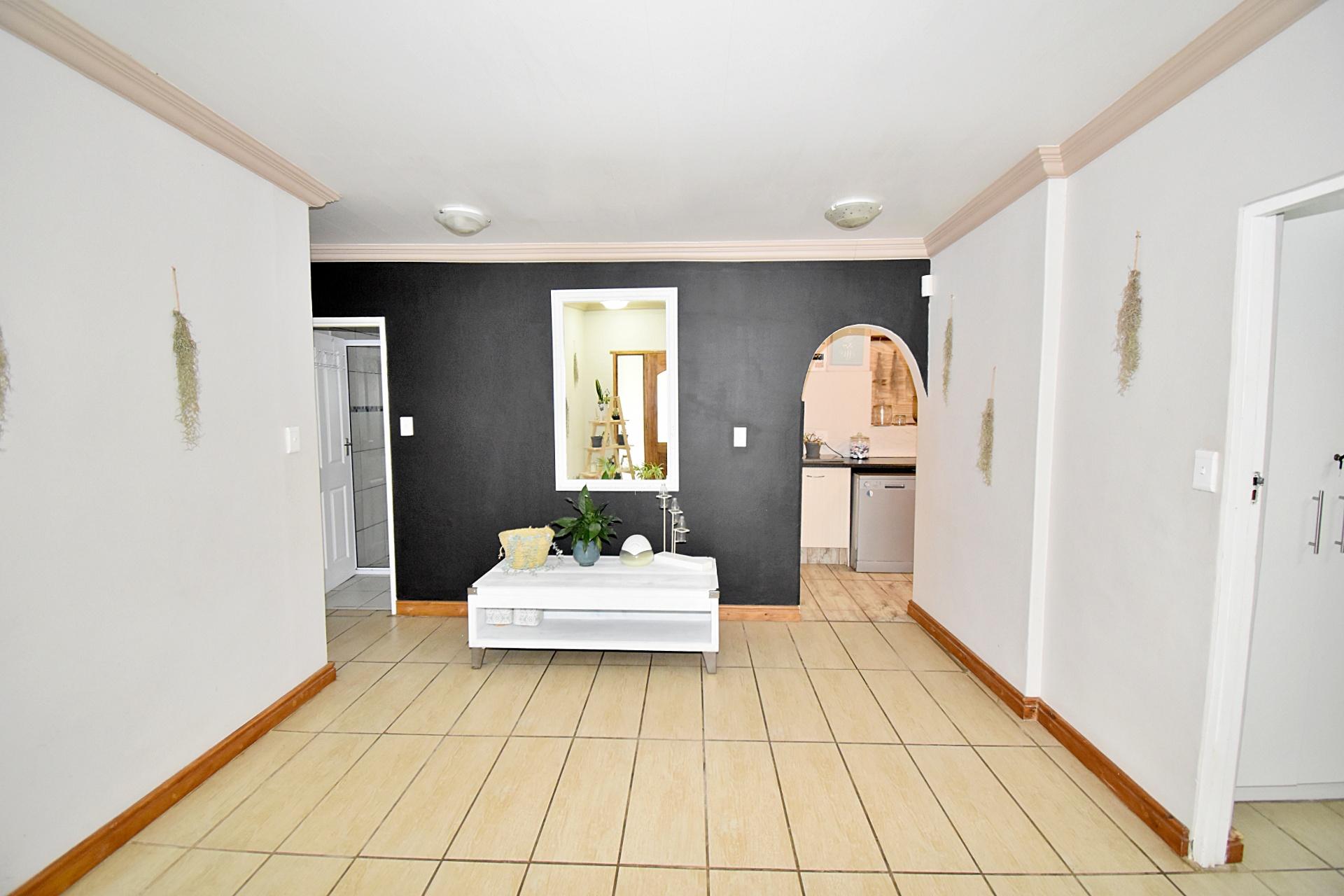 Image 4 of 6