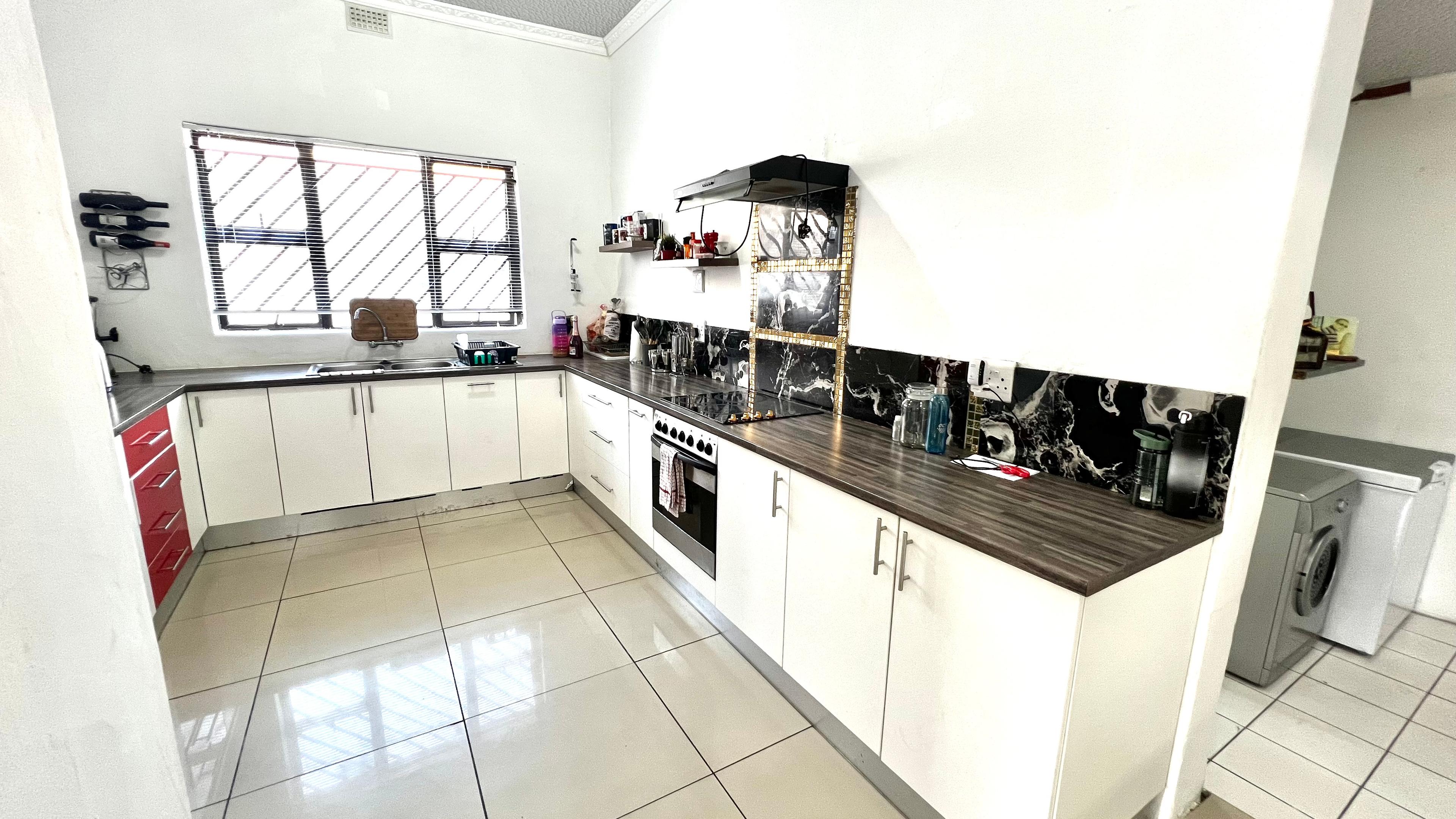 Image 2 of 6