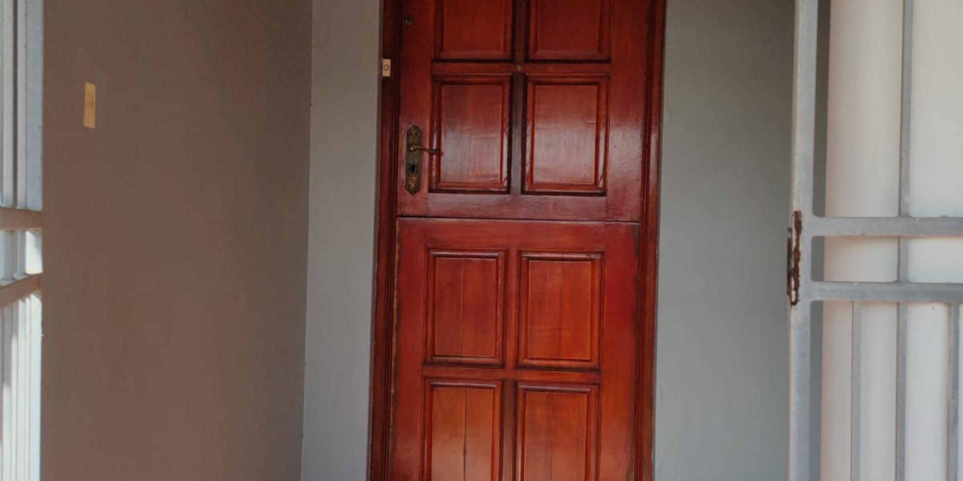 Image 3 of 6