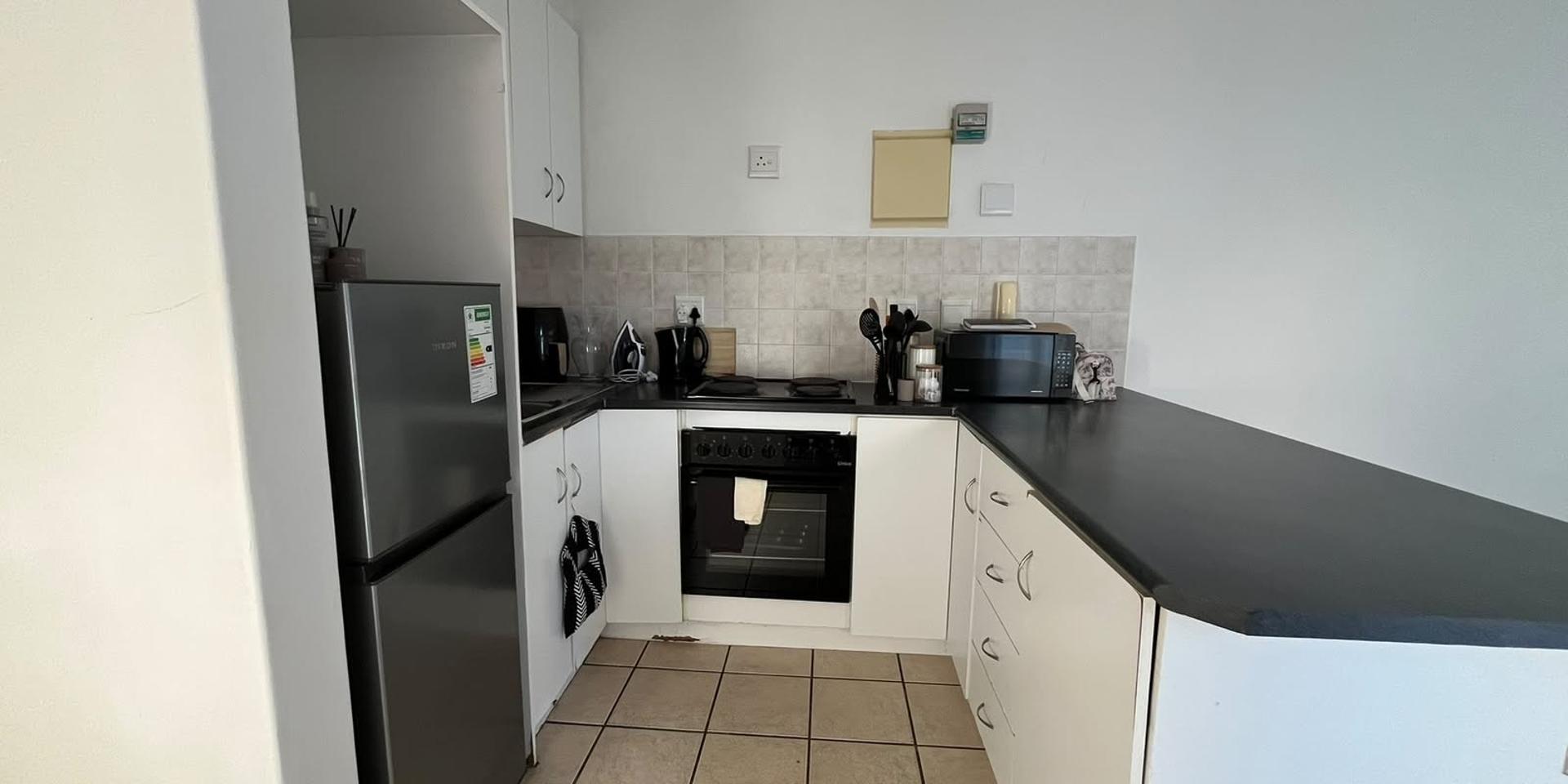 Image 2 of 6