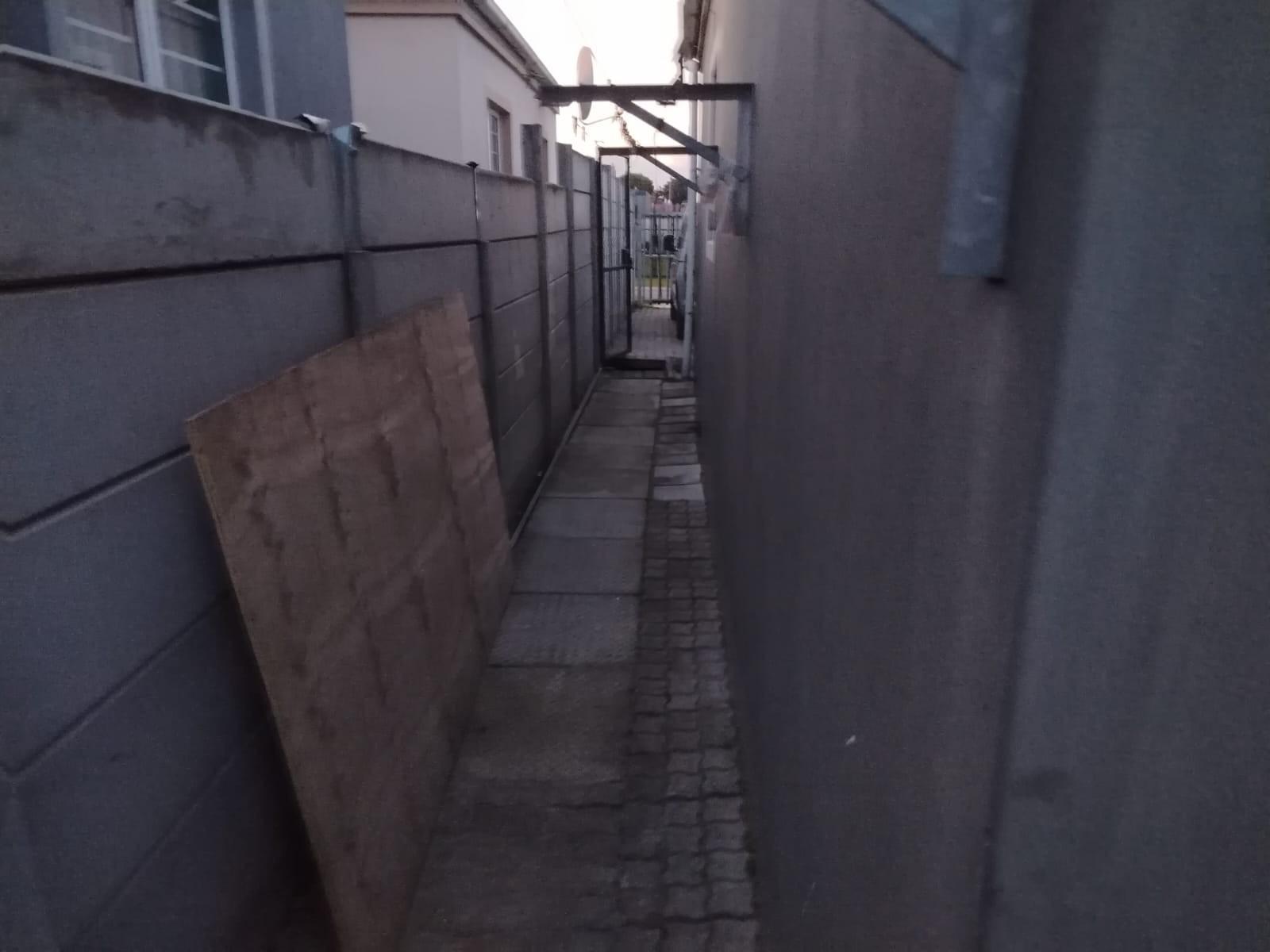 Image 3 of 6