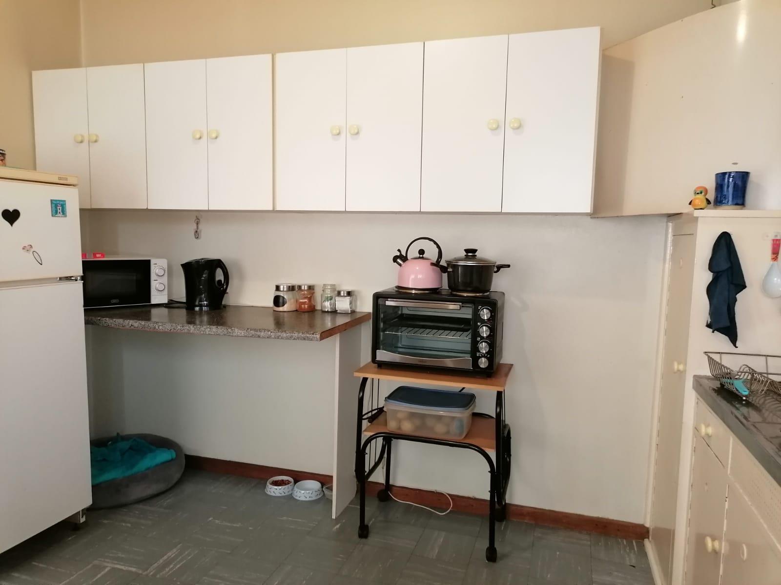Image 3 of 6