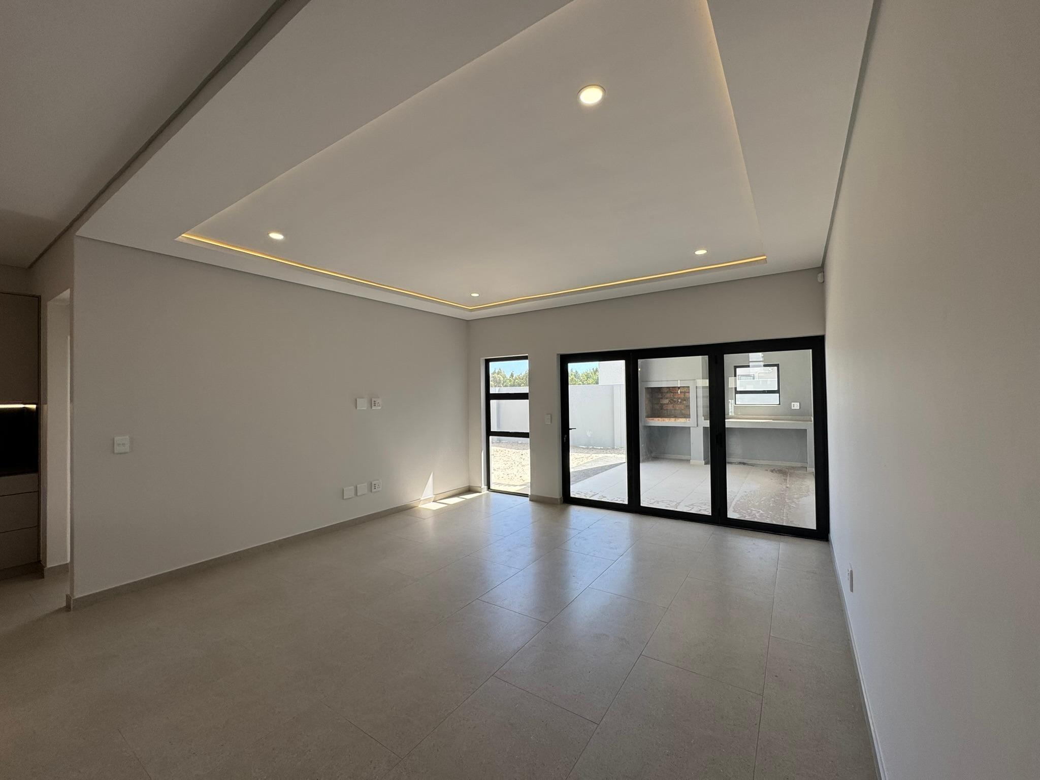 Image 4 of 6
