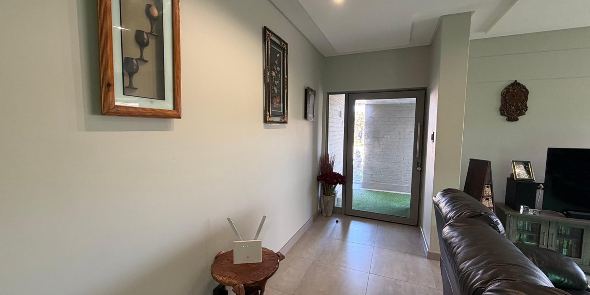 Image 2 of 6