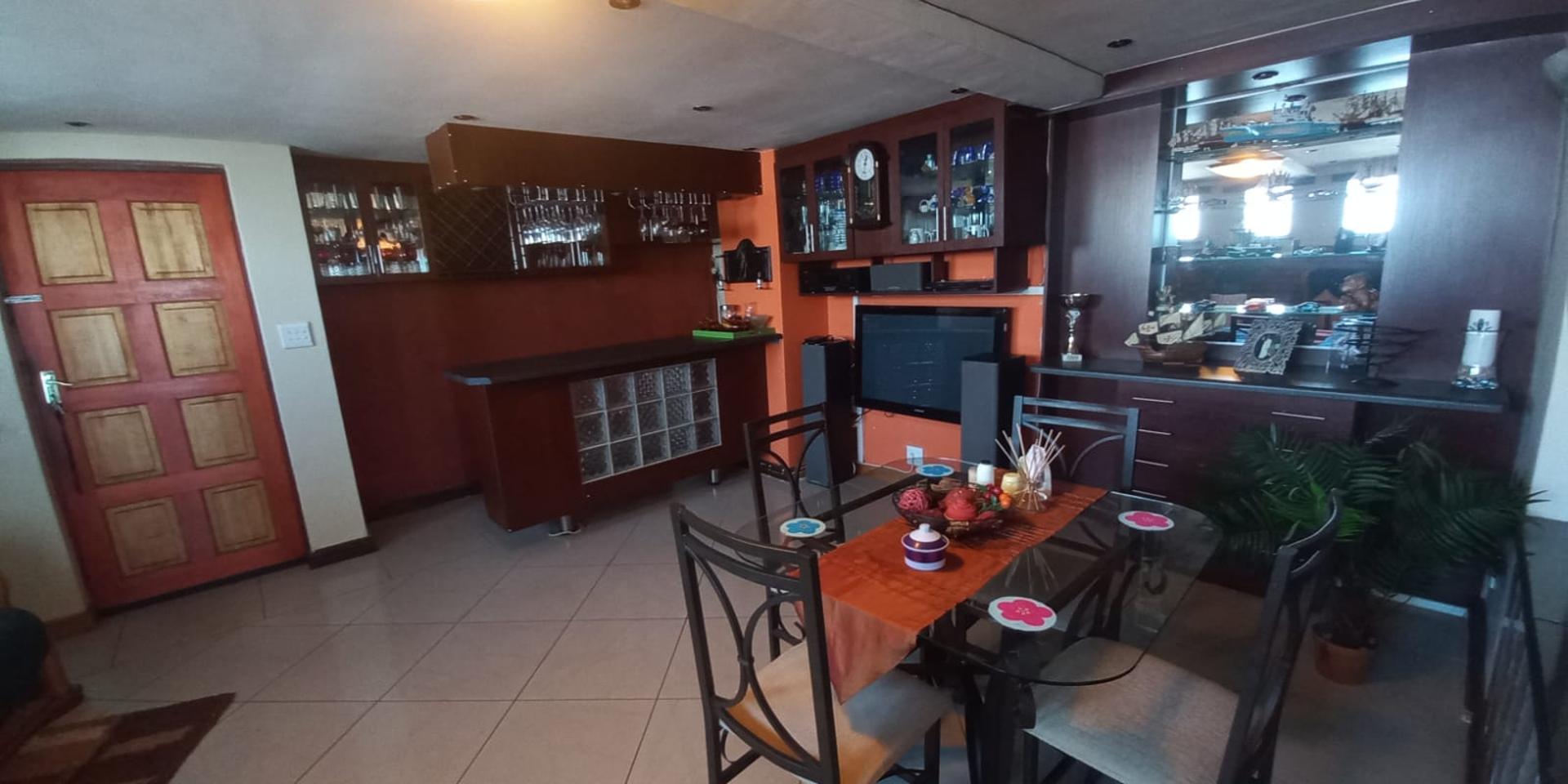 Image 3 of 6