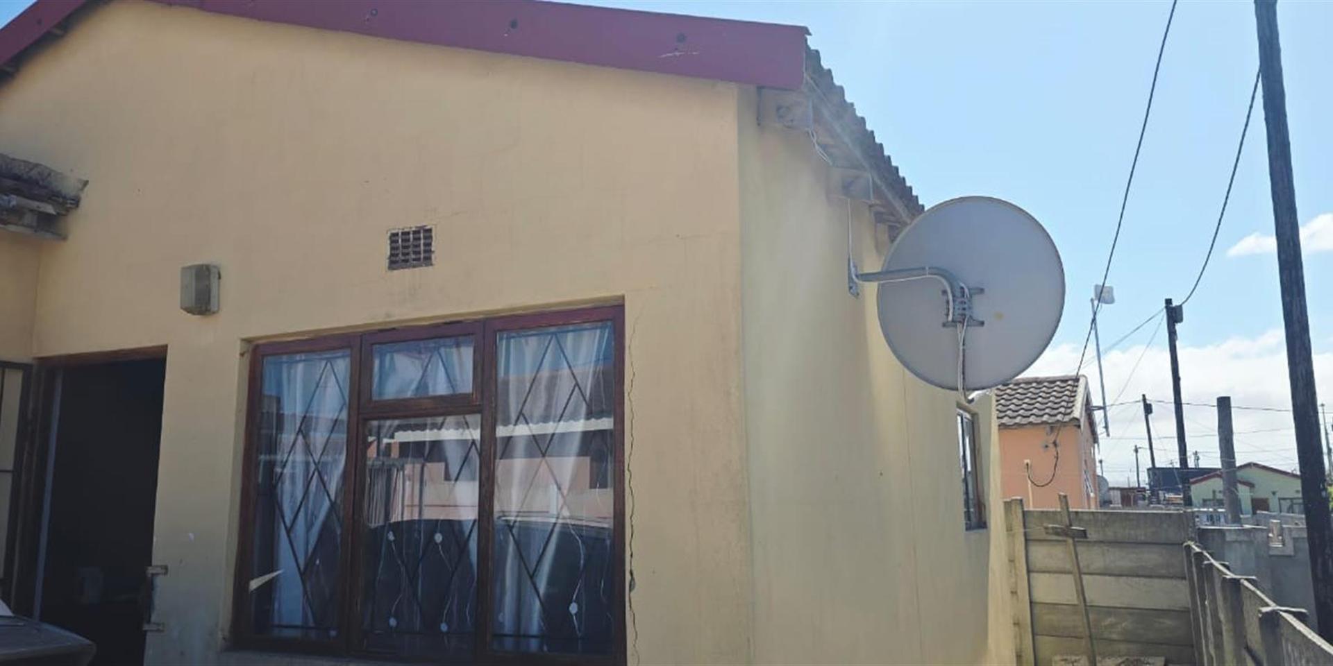 Image 4 of 6