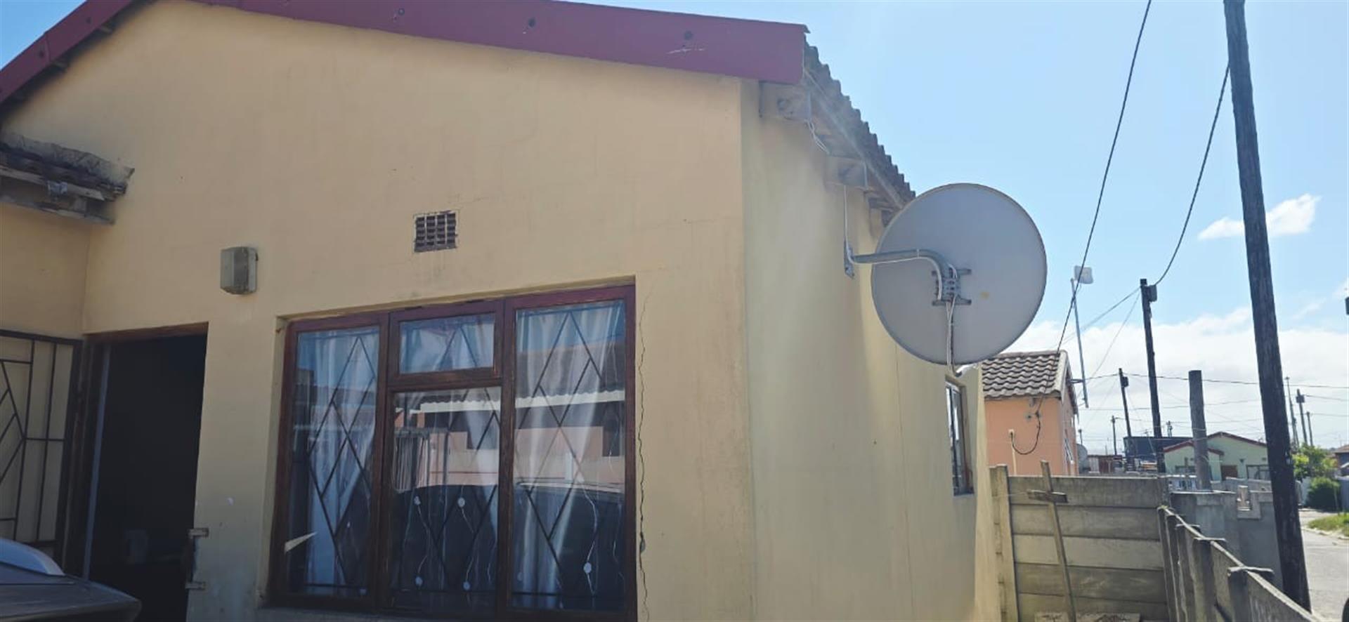 Image 4 of 6
