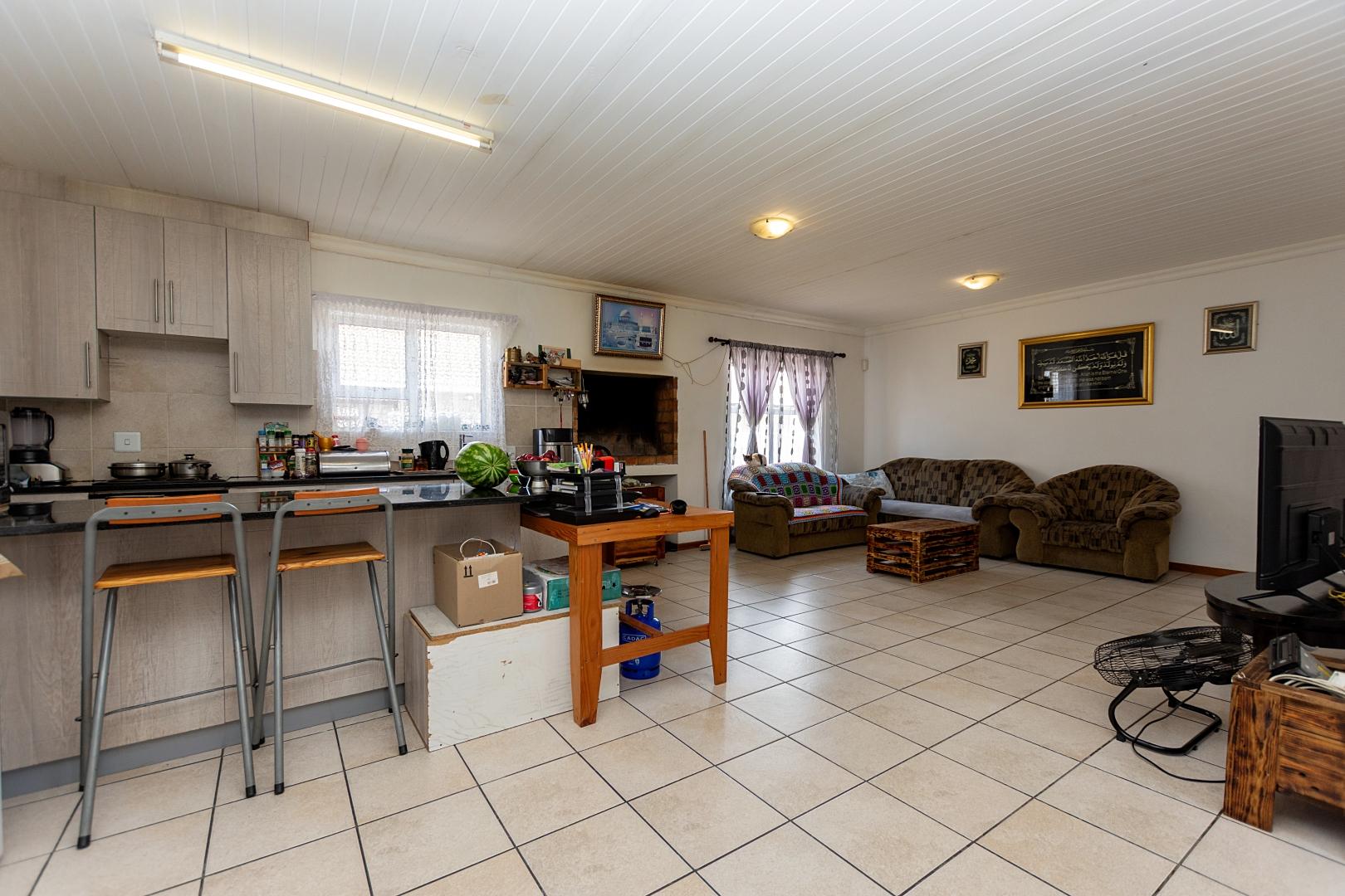 Image 5 of 6
