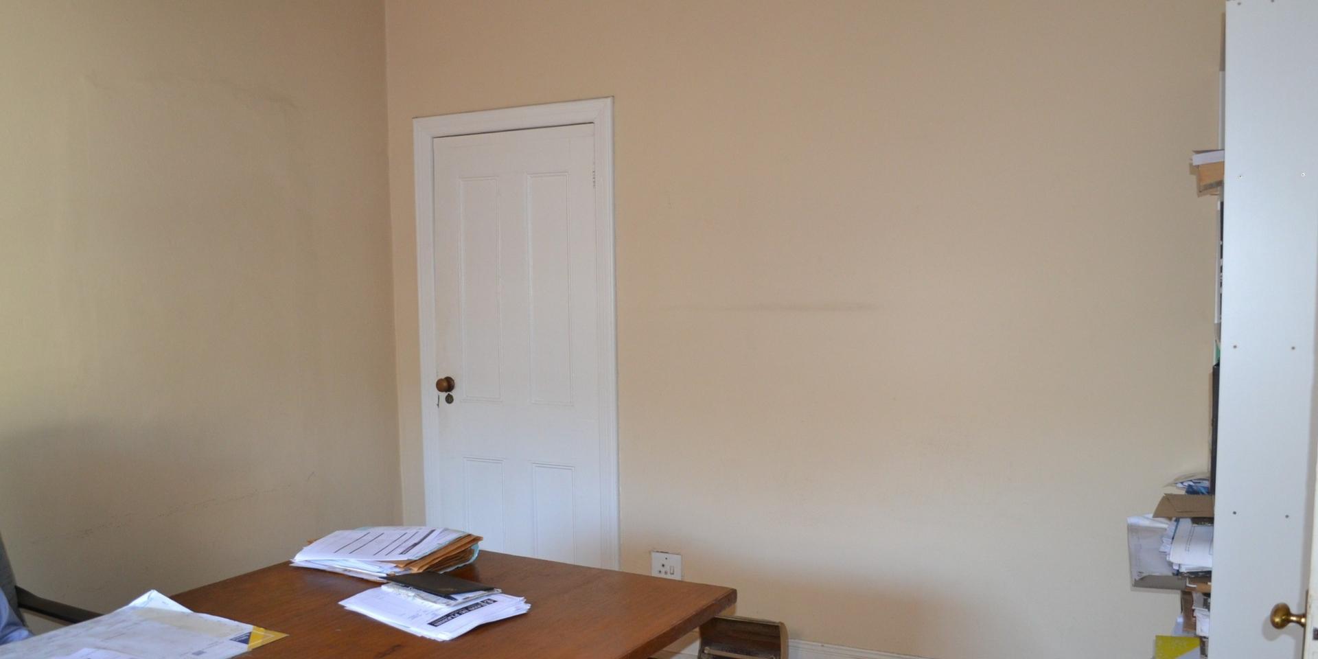 Image 4 of 6