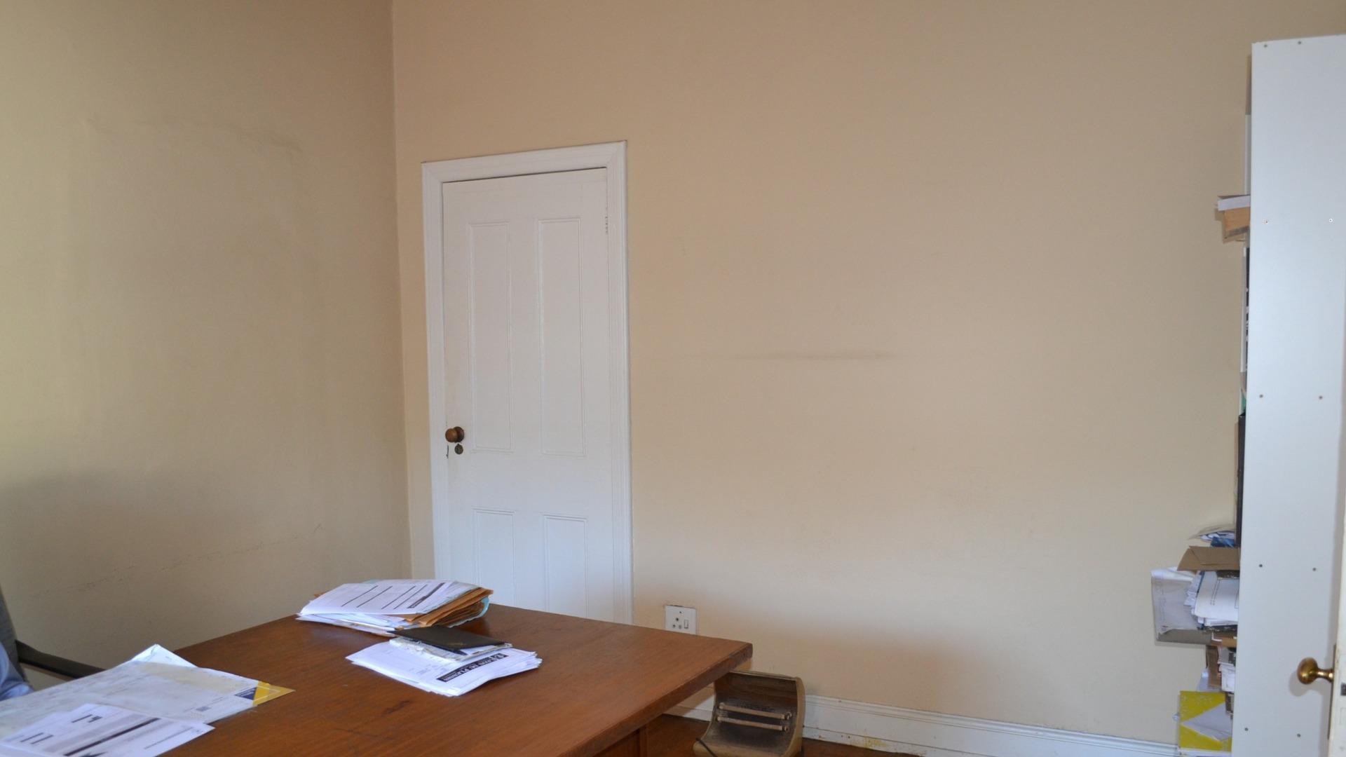 Image 4 of 6