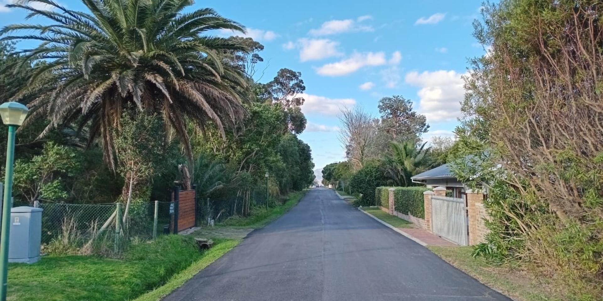 Image 2 of 6