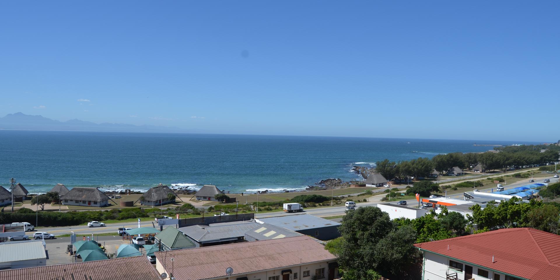 Image 4 of 6