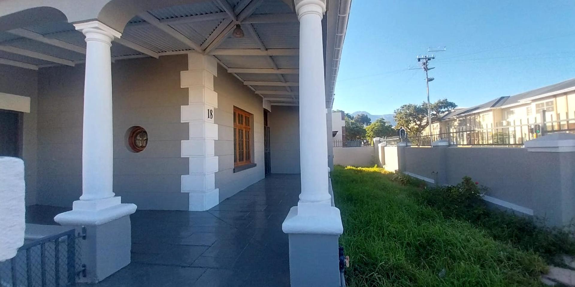 Image 3 of 6