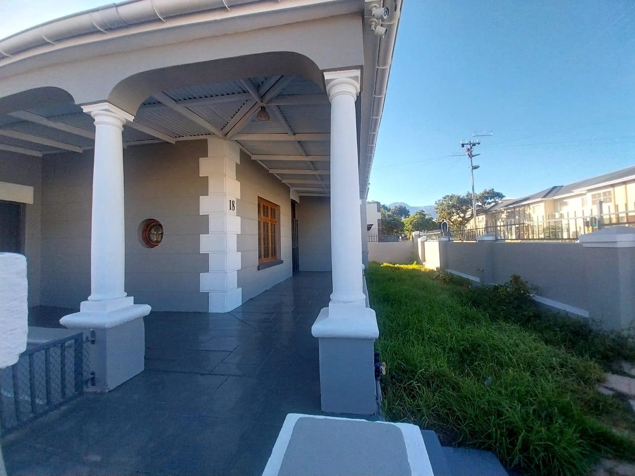Image 3 of 6
