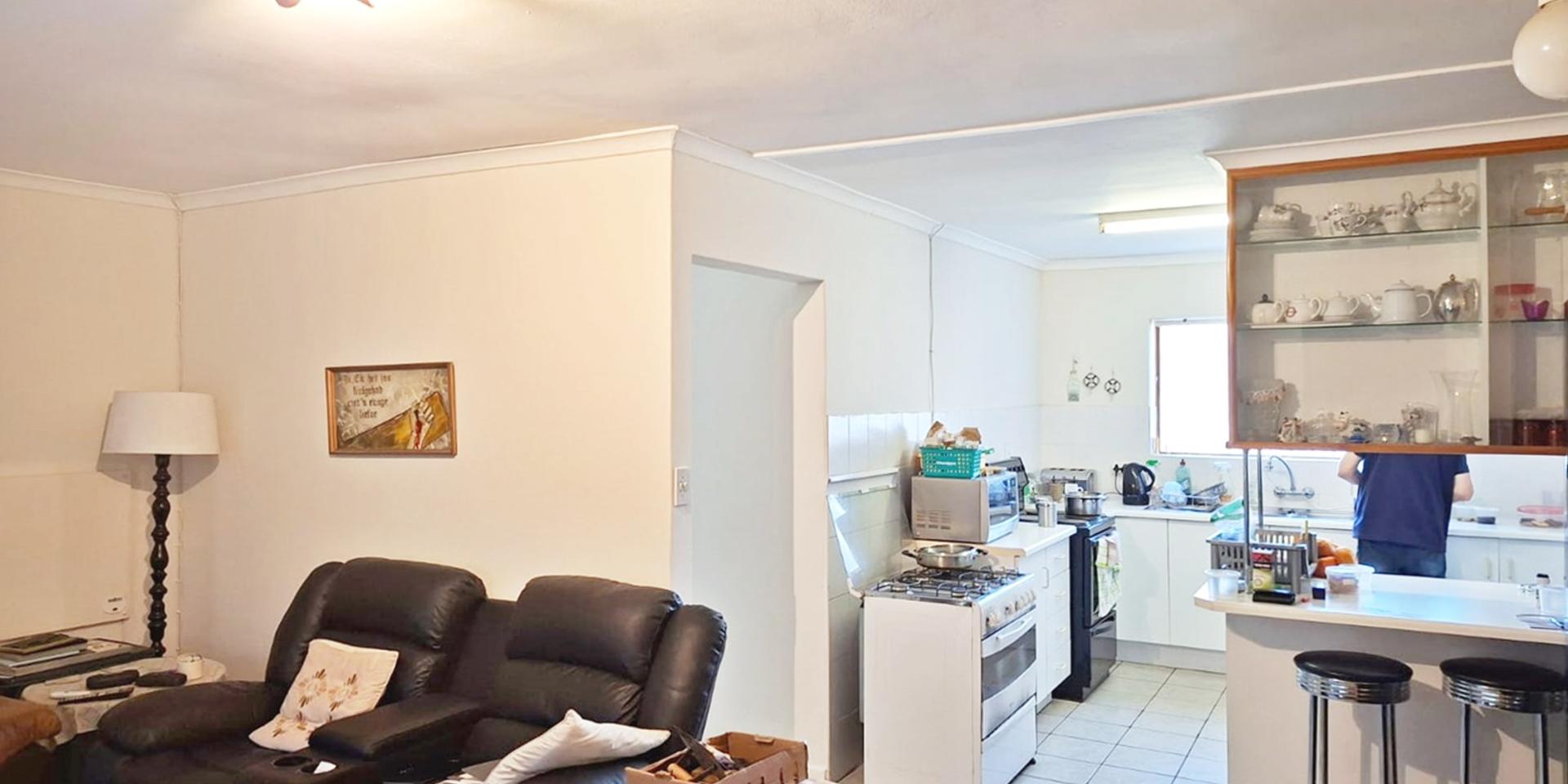 Image 4 of 6